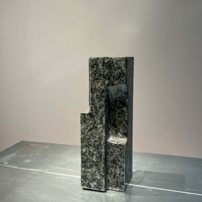 Granite-column-sculpture-_-The-Millen-House-